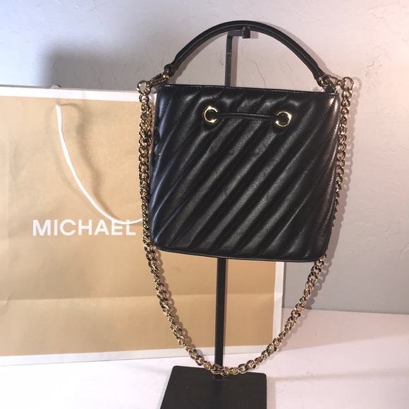 SOLD Michael Kors Suri Small Quilted Crossbody Bag Blac - Picture 2 of 5